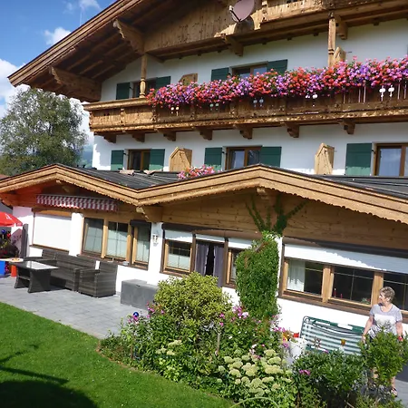 Fruehstueckspension Tannenhof 게스트하우스 3*