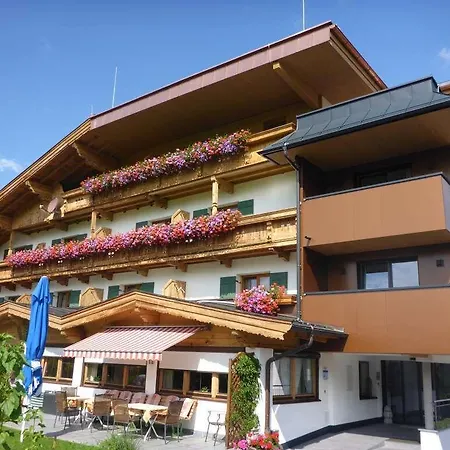 게스트하우스 Fruehstueckspension Tannenhof 3*
