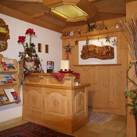 Konukevi Fruehstueckspension Tannenhof Kirchberg in Tirol