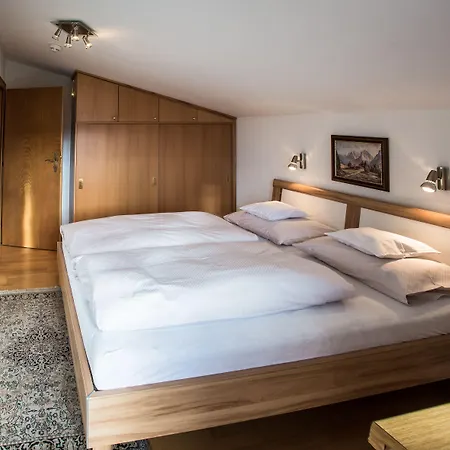 بيت ضيافة Fruehstueckspension Tannenhof كيرشبرغ ان تيرول